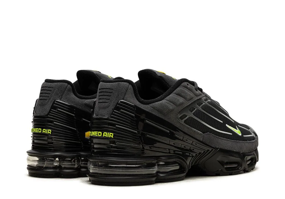 NIKE AIR MAX PLUS III "BLACK VOLT"