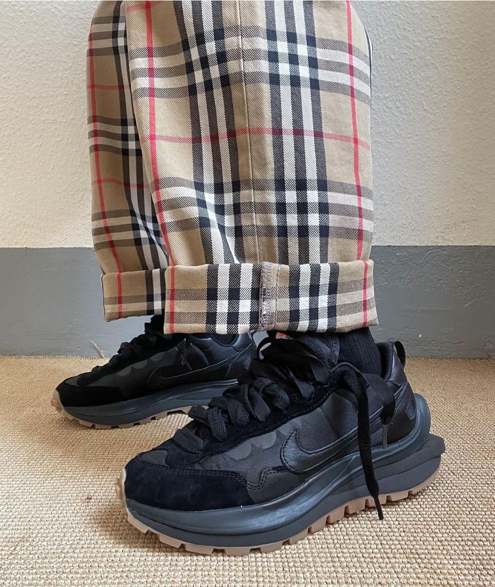 NIKE X SACAI VAPORWAFFLE BLACK GUM/OFF NOIR