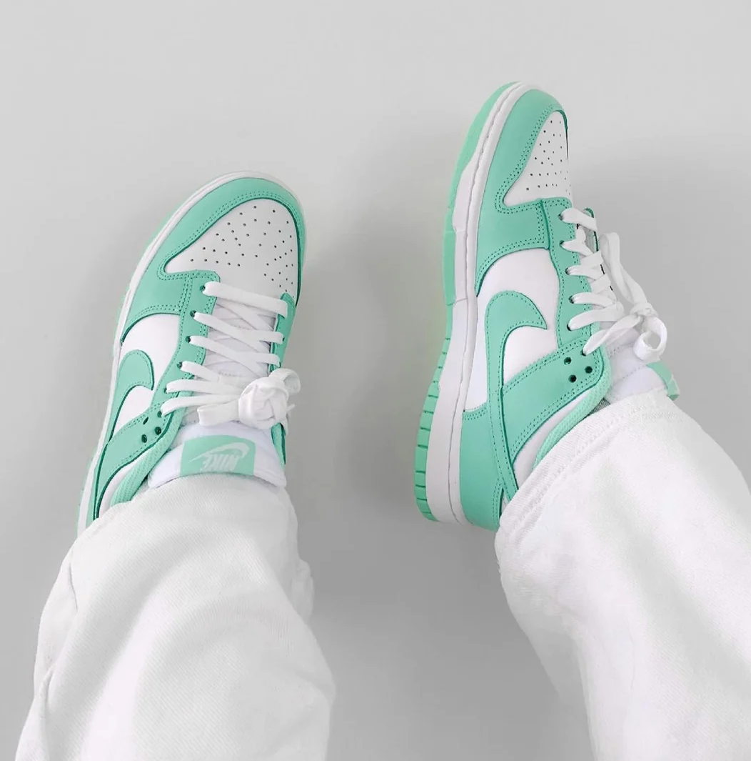 NIKE DUNK LOW GREEN GLOW