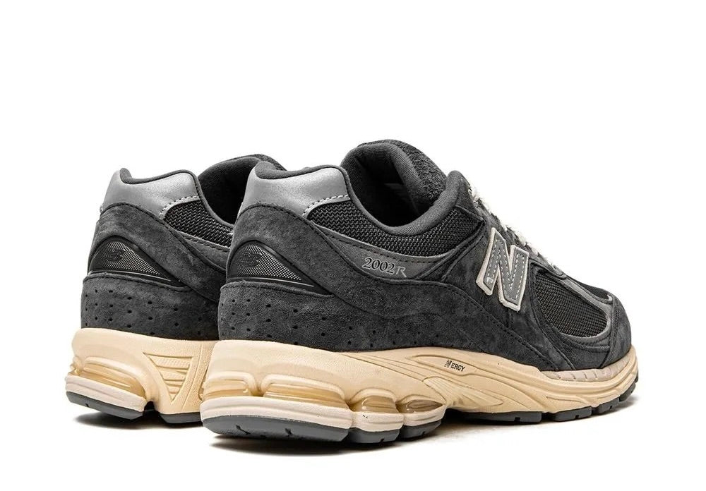 NEW BALANCE 2002R BLACK DARK GREY