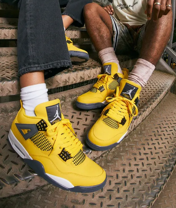 AIR JORDAN 4 RETRO LIGHTNING