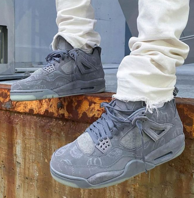 AIR JORDAN 4 RETRO X KAWS