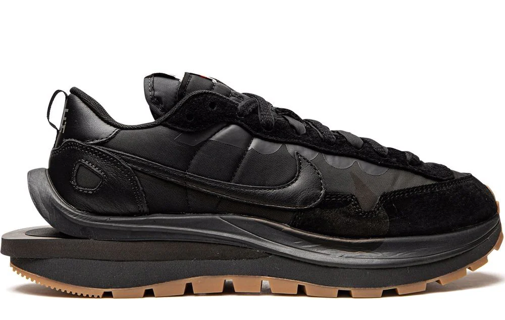 NIKE X SACAI VAPORWAFFLE BLACK GUM/OFF NOIR