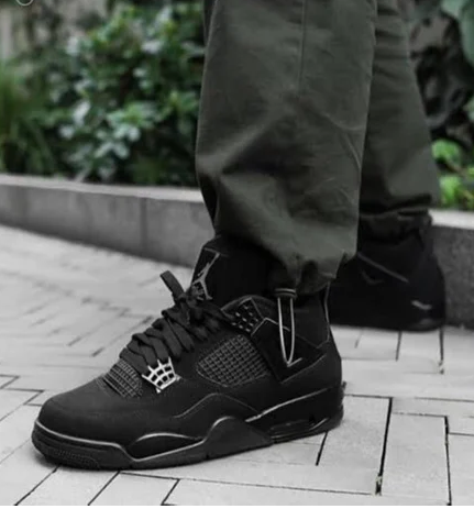 AIR JORDAN 4 BLACK CAT