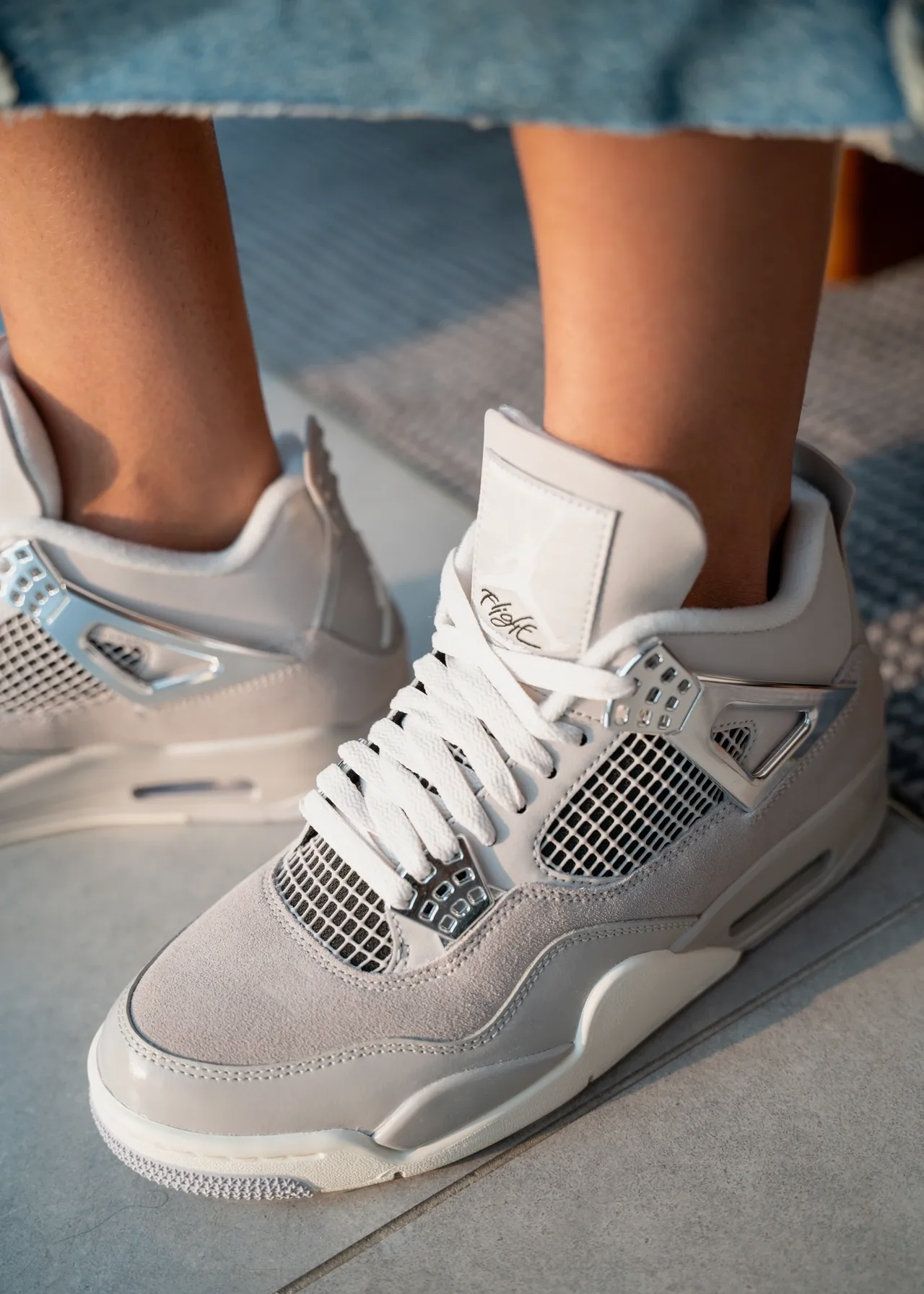 AIR JORDAN 4 RETRO FROZEN MOMENTS